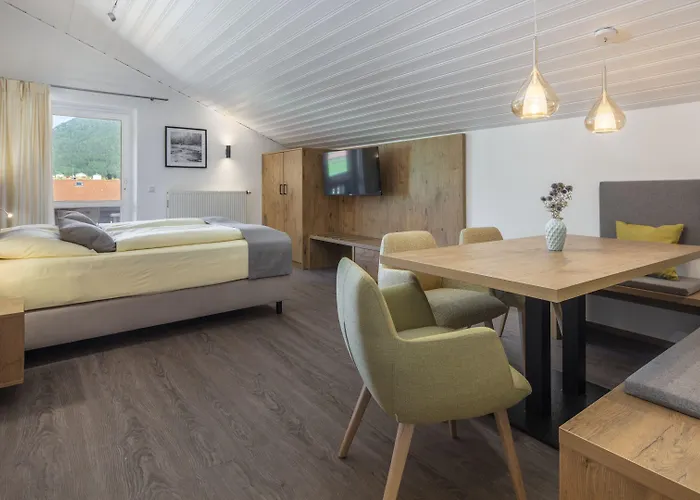 Chiemgaufuchs - Chiemgaukarte Apart Otel 3*