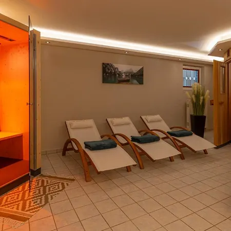Chiemgaufuchs - Chiemgaukarte Hotel apartamentowy 3*